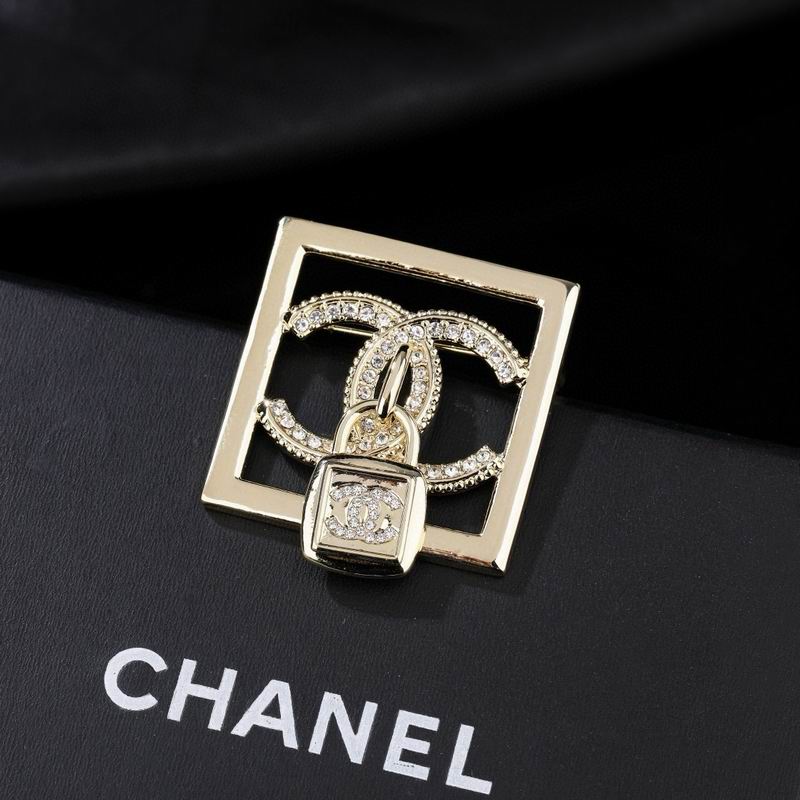Chanel Brooch 05yxs116